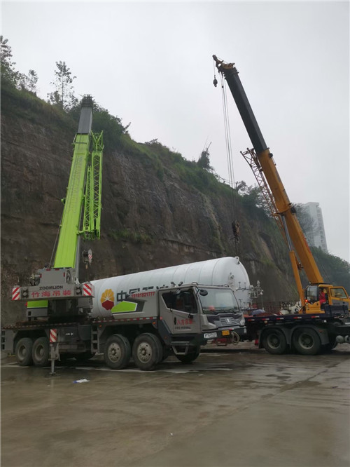 黎川县“不怕风雨冻”—— 吊车的 “恶劣环境适应” 技术